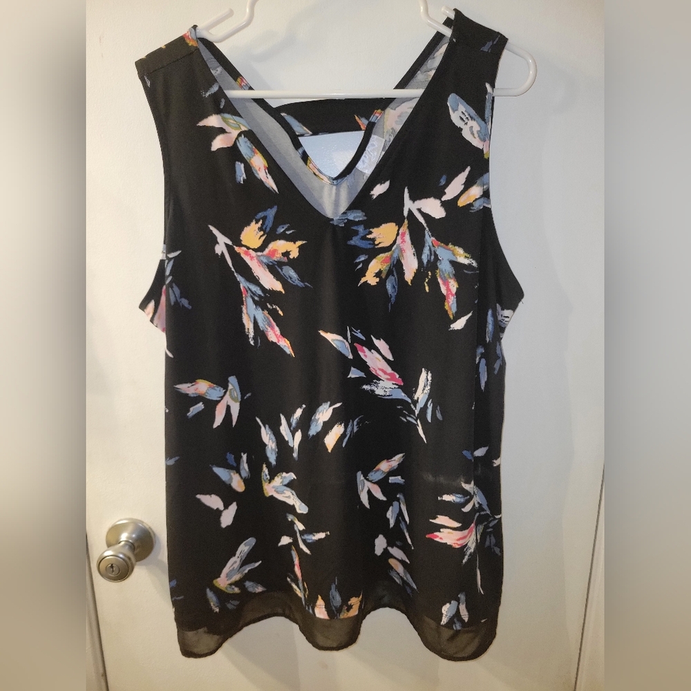 Women's Plus VIP Knits by Avenue Sleeveless Blouse in Black Floral, size 1X